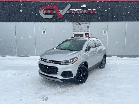 Used 2018 Chevrolet Trax LT w/ LT Convenience Package image 1