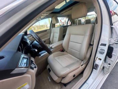 Used 2014 Mercedes-Benz E 350 4MATIC Sedan image 6