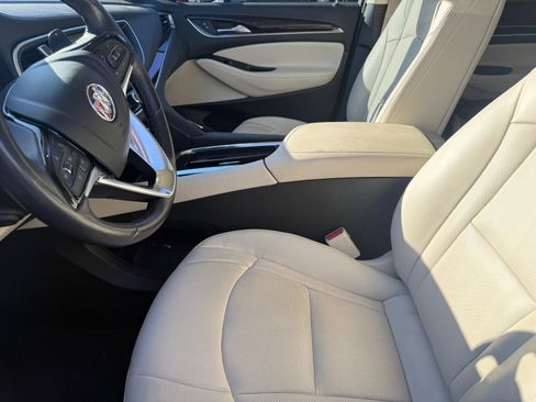 Used 2023 Buick Enclave Premium image 6