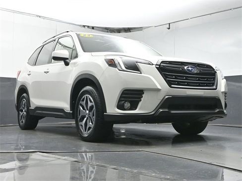 Used 2023 Subaru Forester Premium image 32
