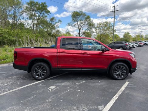 Used 2023 Honda Ridgeline Sport image 7