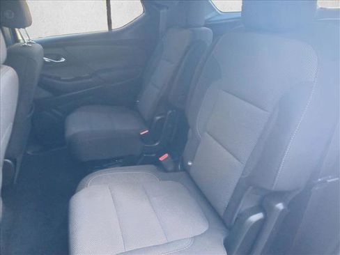 Used 2023 Chevrolet Traverse LT image 12