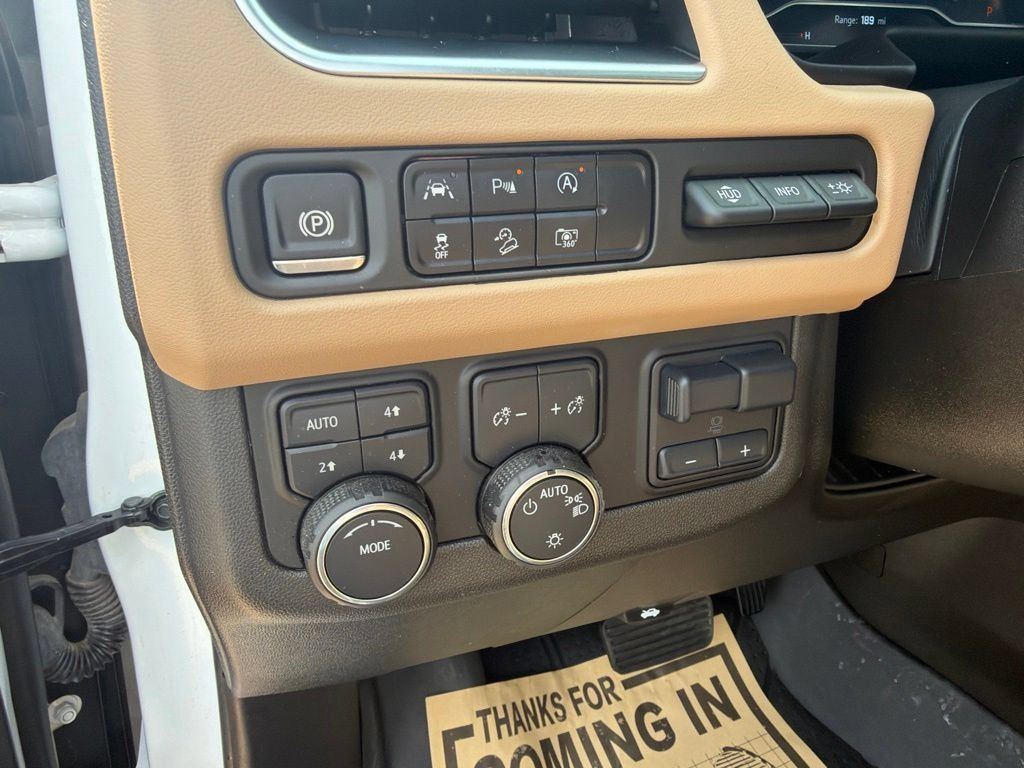 Used 2024 Chevrolet Tahoe Premier w/ Premium Package AWD/4WD image 15