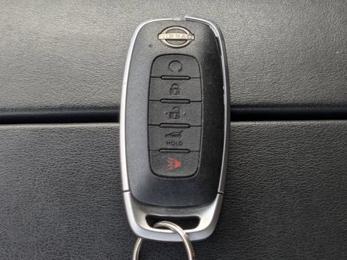 Used 2024 Nissan Rogue SV FWD image 33