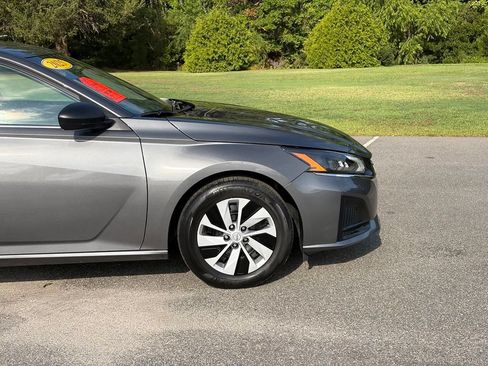 Certified 2025 Nissan Altima 2.5 S FWD image 8