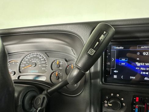 Used 2004 Chevrolet Silverado 2500 LS w/ Heavy-Duty Power Package RWD image 15
