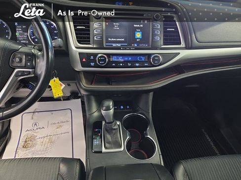 Used 2017 Toyota Highlander Plus image 11