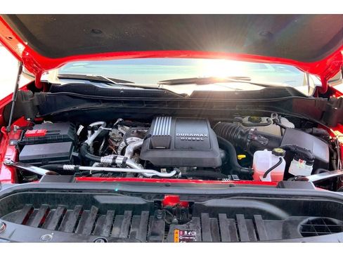 Used 2024 Chevrolet Silverado 1500 ZR2 w/ Technology Package AWD/4WD image 12