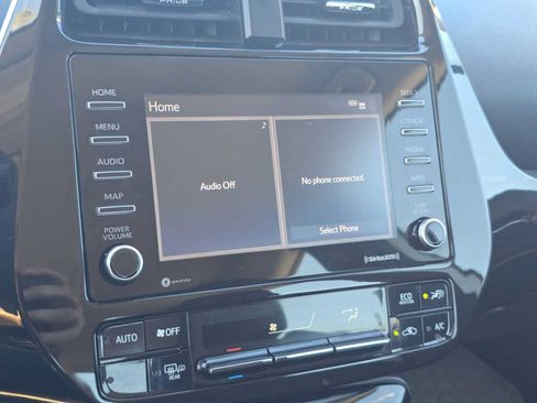 Certified 2021 Toyota Prius LE FWD image 26