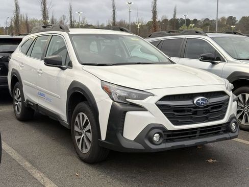 Used 2025 Subaru Outback image 3