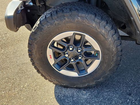 Used 2021 Jeep Wrangler Unlimited Rubicon image 7