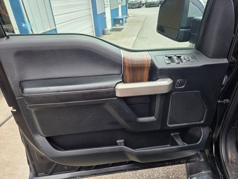 Used 2016 Ford F150 Lariat w/ Equipment Group 502A Luxury RWD image 11
