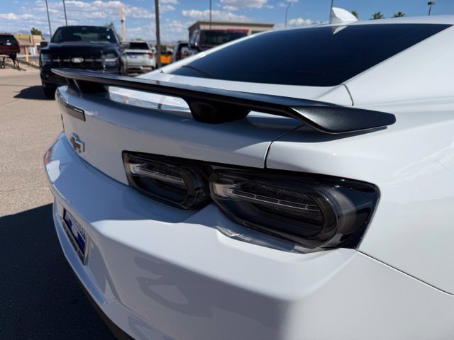Used 2020 Chevrolet Camaro SS RWD image 6