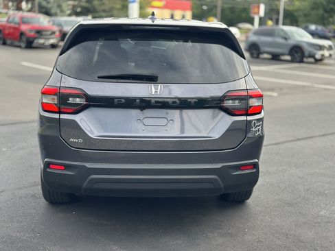 Used 2023 Honda Pilot LX image 5