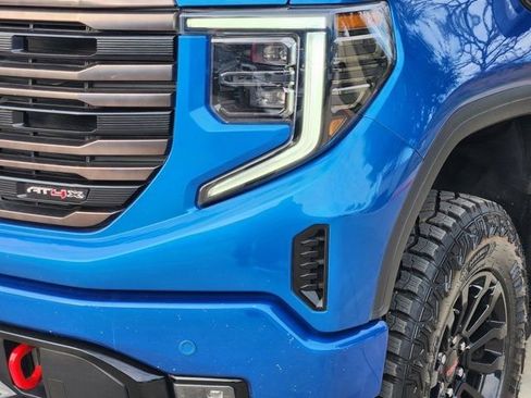 Used 2022 GMC Sierra 1500 AT4X image 17