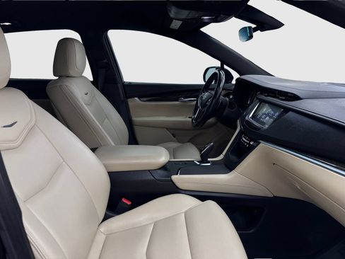 Used 2019 Cadillac XT5 FWD image 40