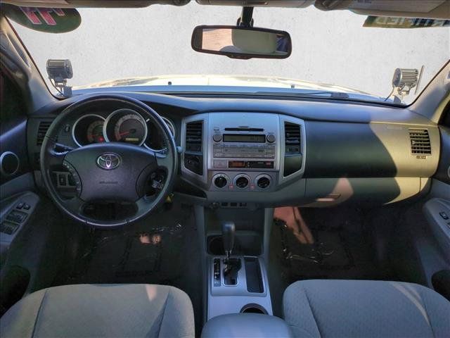 Used 2011 Toyota Tacoma 4x4 Double Cab w/ SR5 Pkg #2 image 16