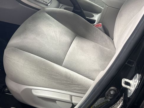 Used 2011 Toyota Corolla LE w/ Preferred Accessory Pkg FWD image 14