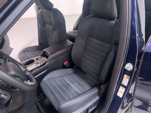 New 2025 Mitsubishi Outlander SE image 10