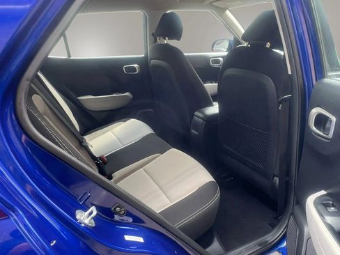 Used 2020 Hyundai Venue SEL FWD image 28