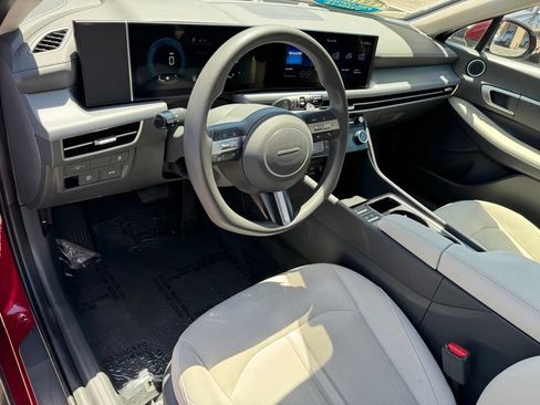 Certified 2025 Hyundai Sonata SEL FWD image 12