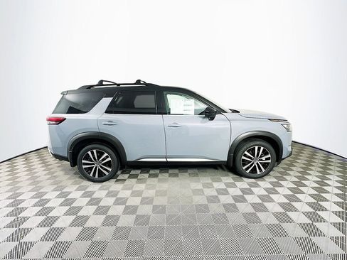 New 2025 Nissan Pathfinder Platinum image 11
