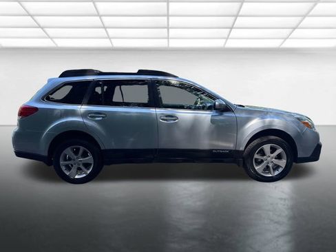 Used 2013 Subaru Outback 2.5i Premium AWD/4WD image 7