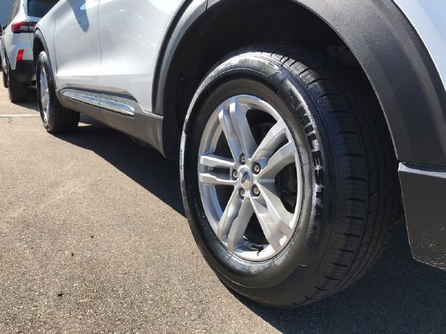 Used 2023 Ford Explorer XLT AWD/4WD image 38