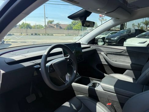 Used 2026 Tesla Model Y 2WD image 7