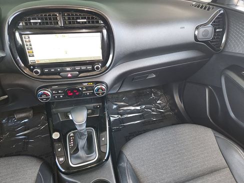 Used 2020 Kia Soul EX w/ Option Group 015 FWD image 17