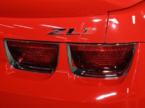 Used 2013 Chevrolet Camaro ZL1 w/ Gray Stripe Package RWD image 59