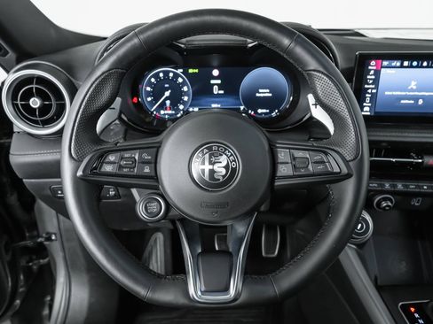 New 2024 Alfa Romeo Tonale Veloce w/ Active Assist Package image 24