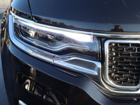 Used 2025 Jeep Wagoneer L Series II w/ 8-pass Seating Package image 9