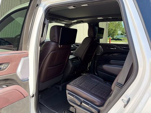 Used 2022 Cadillac Escalade Sport Platinum AWD/4WD image 22