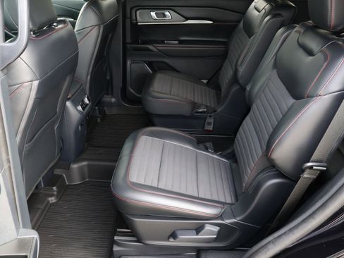 Used 2025 Ford Explorer ST-Line image 22