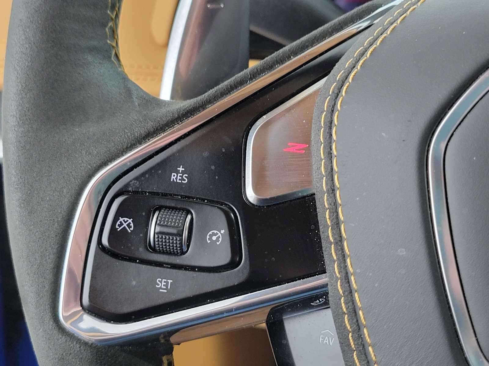 Used 2022 Chevrolet Corvette Stingray Premium Cpe w/ Battery Protection Package RWD image 24