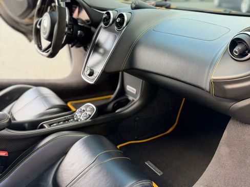 Used 2017 McLaren 570S Coupe RWD image 14