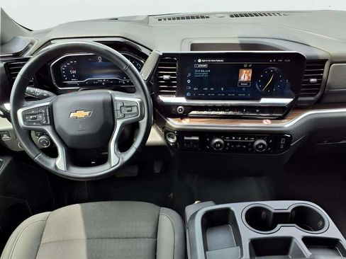 Used 2025 Chevrolet Silverado 1500 LT RWD image 11