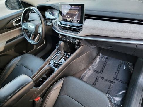 Certified 2022 Jeep Compass Latitude image 25