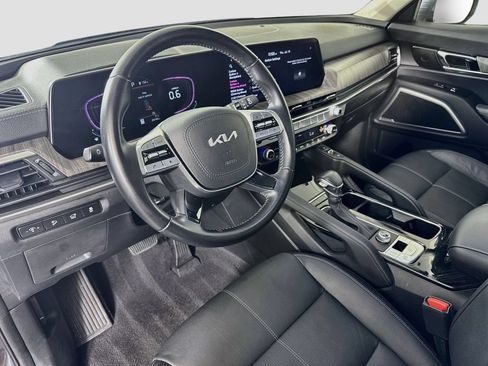Used 2023 Kia Telluride EX w/ EX Captain's Chair Package FWD image 19