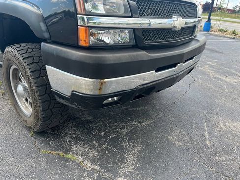 Used 2004 Chevrolet Silverado 2500 LT w/ Skid Plate Package AWD/4WD image 12