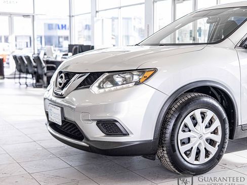 Used 2016 Nissan Rogue S image 4