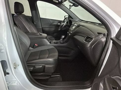 Used 2024 Chevrolet Equinox RS FWD image 30