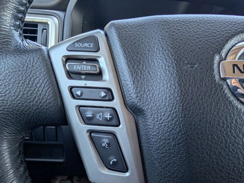 Used 2021 Nissan Titan SV w/ SV Convenience Package image 14