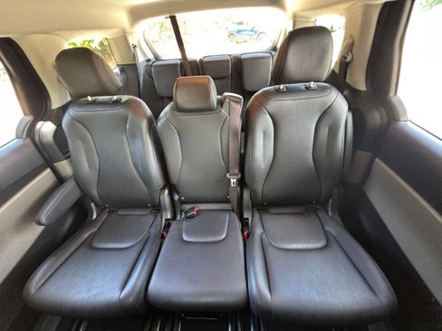 Used 2026 Kia Carnival FWD image 41