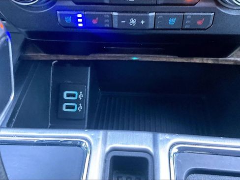 Used 2017 Ford F150 Platinum w/ Equipment Group 701A Luxury AWD/4WD image 22