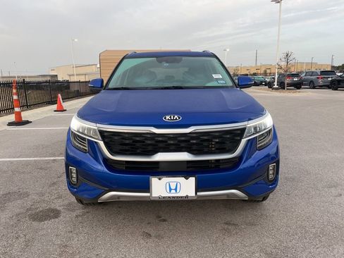 Used 2021 Kia Seltos SX w/ SX Sunroof Package image 2