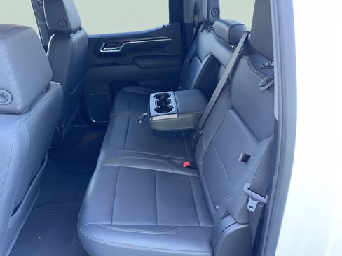 Used 2025 GMC Sierra 1500 SLT AWD/4WD image 10