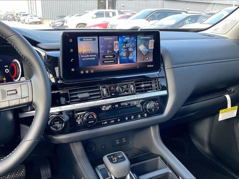 New 2026 Nissan Pathfinder Platinum w/ Cargo Package AWD/4WD image 9