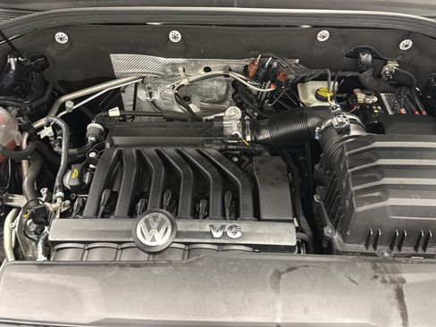 Used 2023 Volkswagen Atlas Cross Sport SEL R-Line AWD/4WD image 28